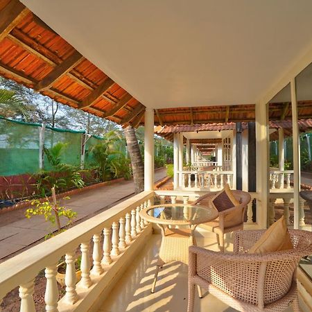 Morjim Holiday Beach Resort ภายนอก รูปภาพ