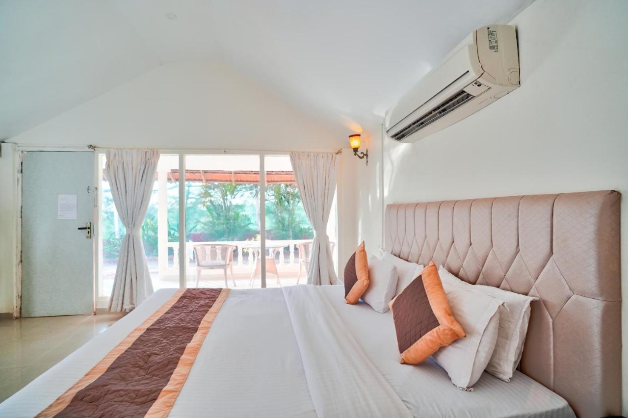 Morjim Holiday Beach Resort ภายนอก รูปภาพ