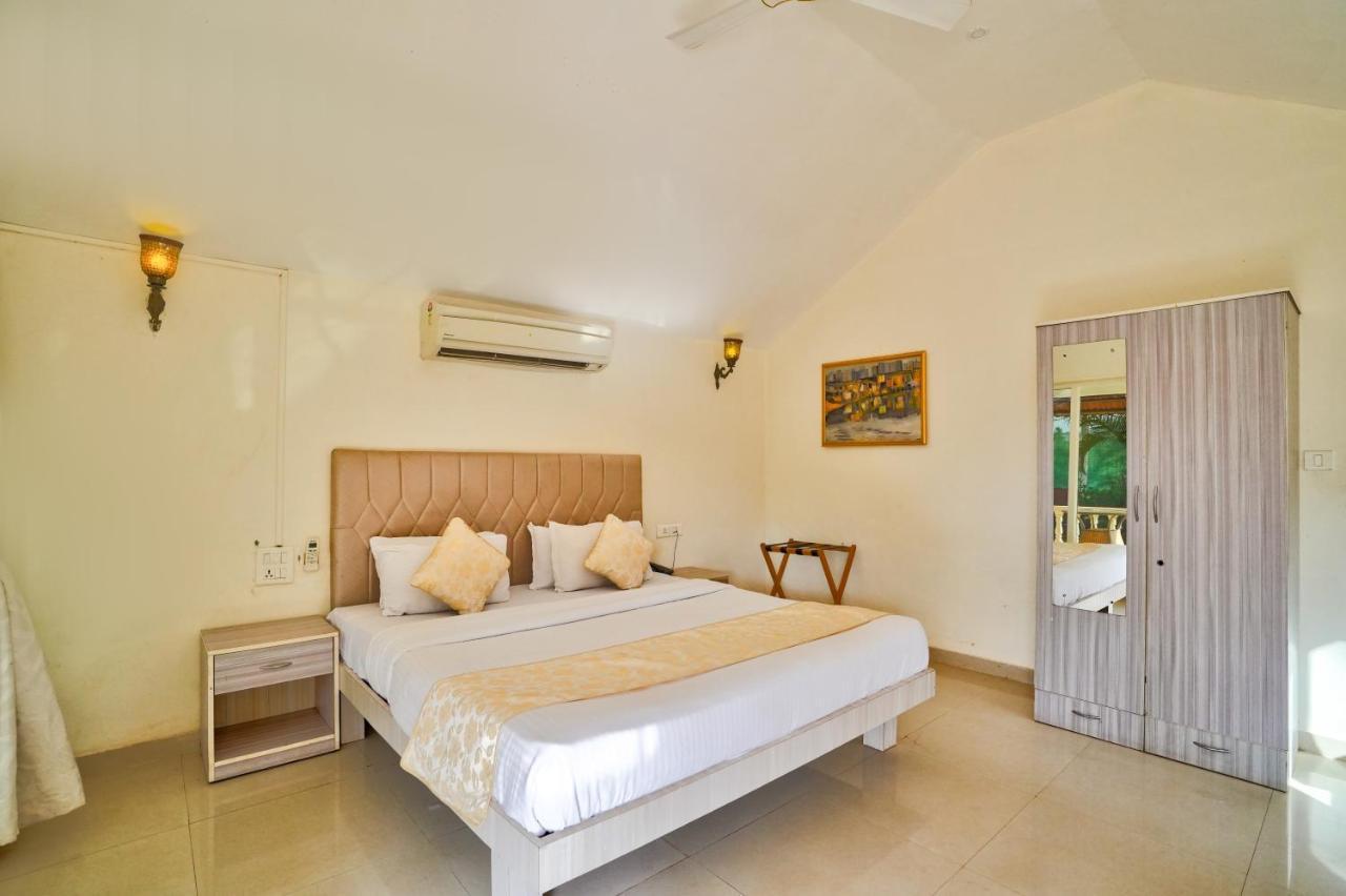 Morjim Holiday Beach Resort ภายนอก รูปภาพ
