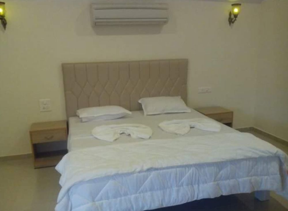Morjim Holiday Beach Resort ภายนอก รูปภาพ